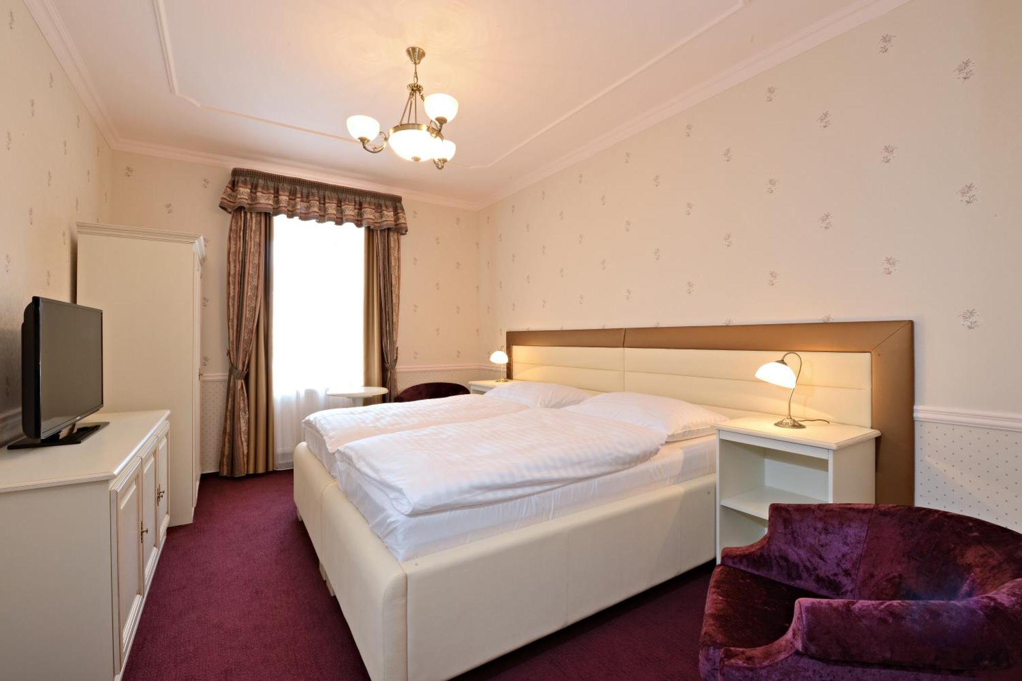 Hotel Gold Chotoviny Exterior photo
